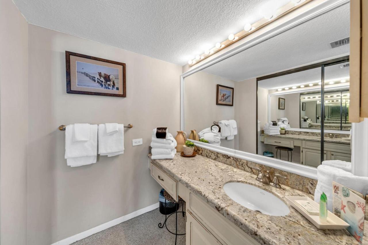 Mainsail 131 - Beachfront 2Br With Free Seasonal Beach Service Destin Exterior foto